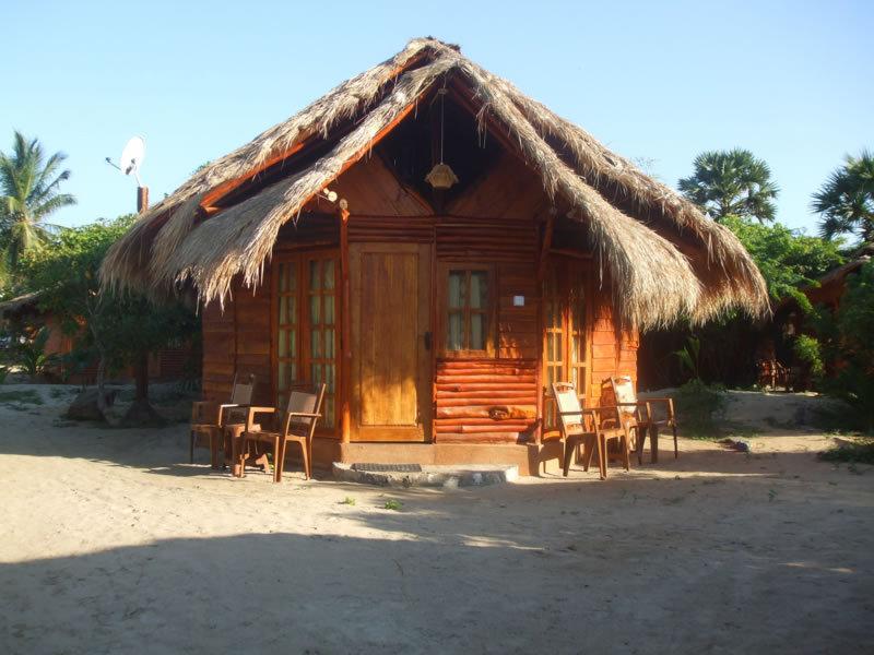 Kirinda Beach Resort, Yala Esterno foto